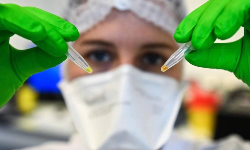 Αδιανόητο: Προσπάθησε να σκοτώσει το αφεντικό του ρίχνοντας σάλιο από ασθενή με κορονοϊό στον καφέ του